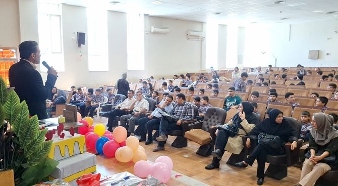 جشن پایان مقطع ابتدایی در آموزشگاه معارف۶ ناحیه ۳شیراز 