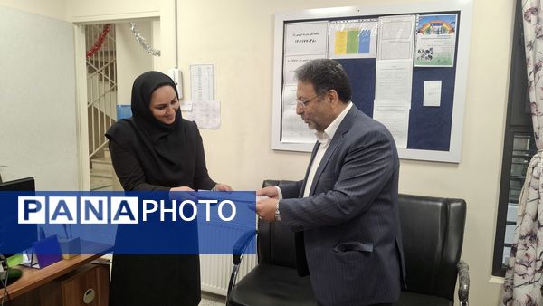 مدیر آموزش‌وپرورش منطقه ۱۴ تهران از کارکنان مدرسه اتیسم راد تقدیر کرد