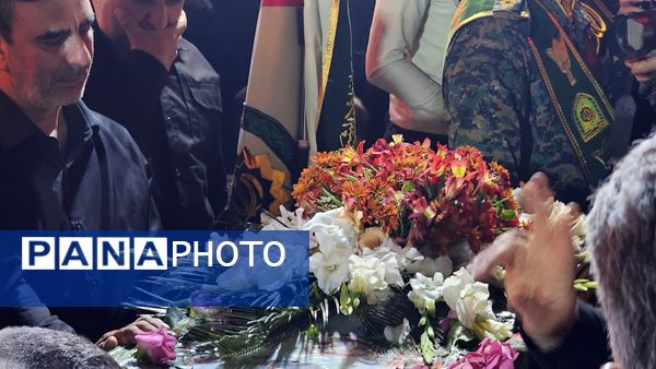 پیکر شهید فاتحی، در آغوش مجلس حسینی آرام گرفت 