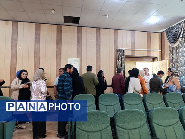 برگزاری جلسه انجمن اولیاء و مربیان دبیرستان نمونه دولتی پژوهش در آشخانه