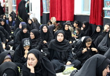 حضور پرشور بانوان یاسوجی در شب عاشورا 