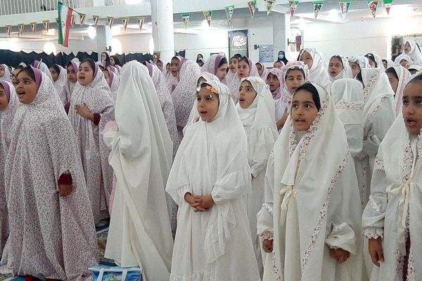 جشن تکلیف دختران دانش‌آموز پارسیان