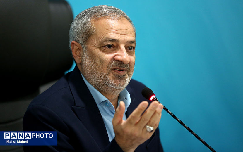 آموزش هوش مصنوعی به ۱۰۰ هزار معلم و ۲ میلیون دانش‌آموز در تابستان امسال/ صدور مجوز استخدام 85 هزار نفر در آموزش و پرورش/ انتشار دفترچه ثبت‌نام تا دو هفته آینده