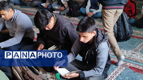 زیارت عاشورا در دبیرستان شاهد ابوذر غفاری 