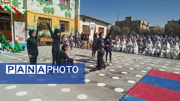 مشعل المپیاد ورزشی ناحیه ۷ در دبستان شهدای راه آهن روشن شد