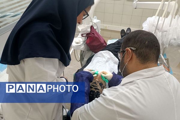 بازدید از دانشکده دندانپزشکی تهران دانش‌آموزان دبیرستان شهدای علم‌ و فناوری بهارستان دو