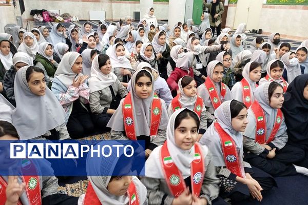 جشن ولادت امام علی(ع) در مدرسه شهید آقچه‌لو رباط‌کریم