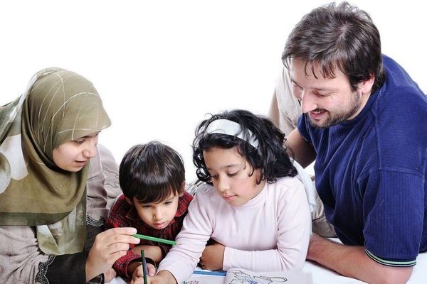 والدین با رفتارهای خود نقش کلیدی در کاهش استرس دانش‌آموزان دارند