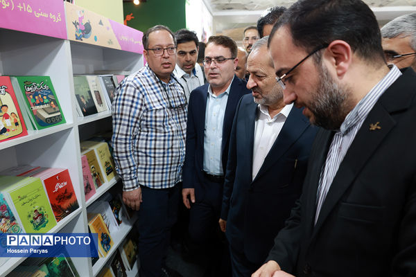 بازدید وزیر آموزش و پرورش از سی‌وششمین نمایشگاه بین‌المللی کتاب تهران 