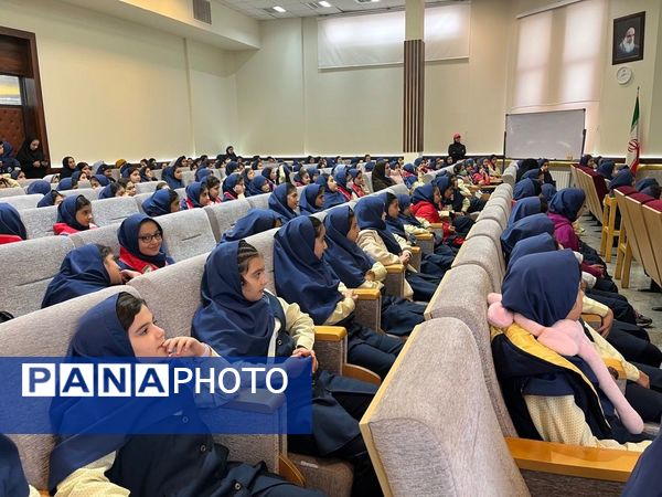 فریاد آزادی و همبستگی در دبستان آرمینه مصلی‌نژاد