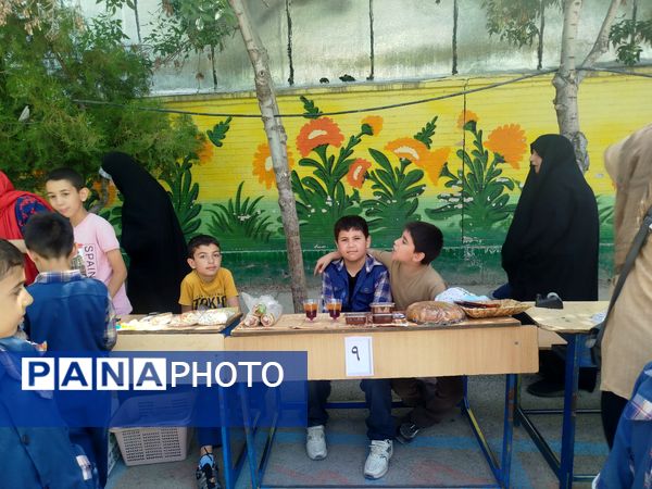 برگزاری بازارچه درون مدرسه‌ای در دبستان مبین شیروان