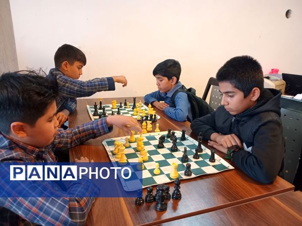 رقابت اندیشه‌ها در پیشوا؛ برگزاری مسابقات شطرنج دانش‌آموزی با حضور مسئولان