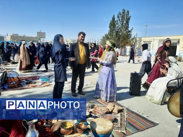 جشنواره بومی و محلی در دبیرستان سمیه شهرستان خاتم