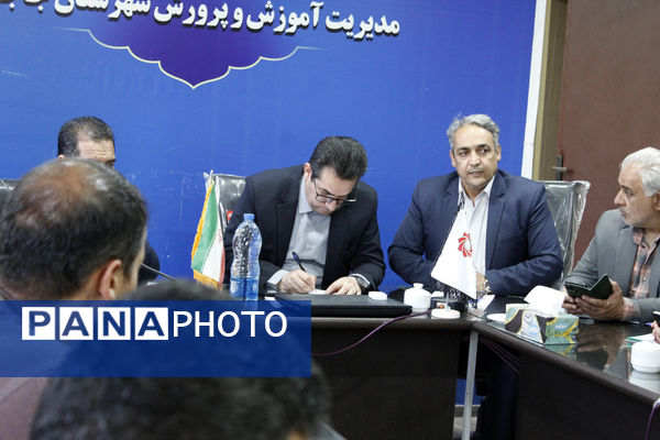 نشست جمع بندی بازدید‌های پروژه مهر از شهرستان‌های گرمه و جاجرم