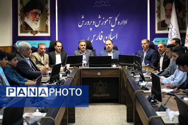 دیدار معاون پرورشی و فرهنگی وزارت آموزش‌وپرورش با نمایندگان پسر تشکل‌های دانش‌آموزی شیراز