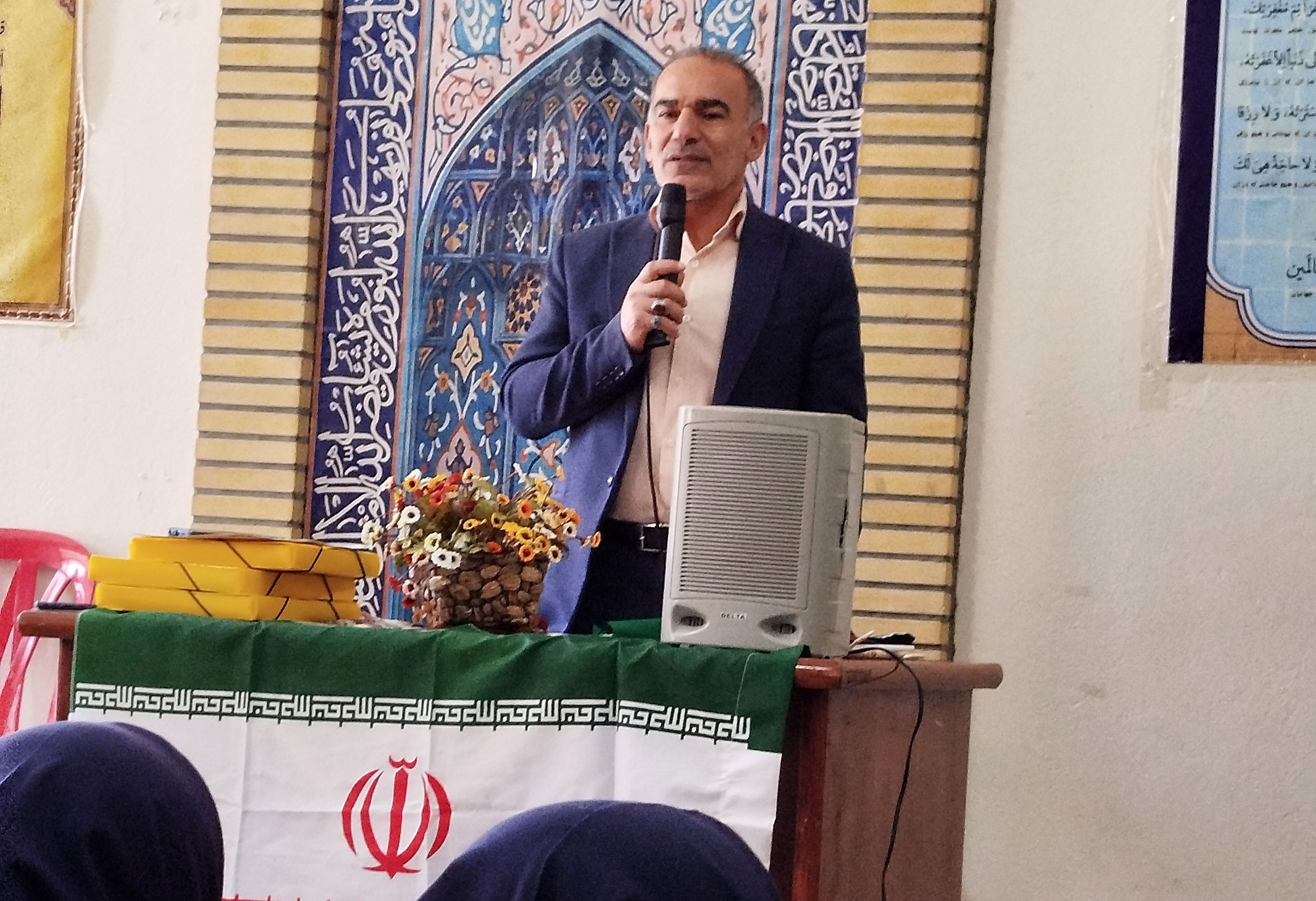 گرامیداشت دهه فجر در آموزشگاه فدک و هنرستان شایستگان اشترینان