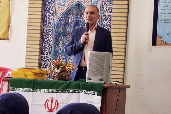 گرامیداشت دهه فجر در آموزشگاه فدک و هنرستان شایستگان اشترینان