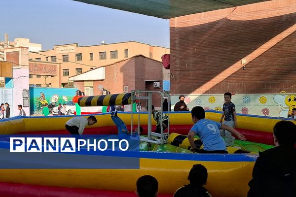 اردوی درون مدرسه ای در دبستان شاهد شهید قدوسی ناحیه دو شهرری 