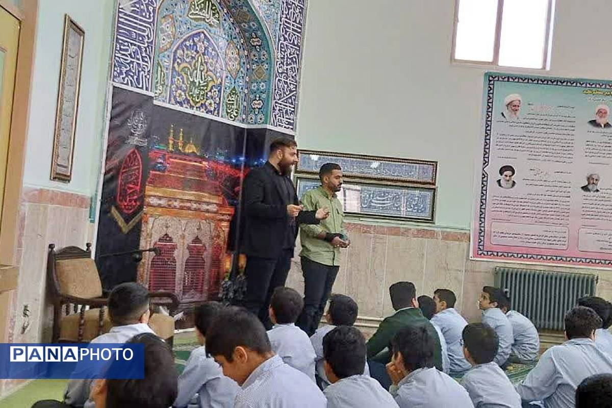 طنین «یا فاطمه(س)» در مدرسه شهید چمران؛ مراسم عزاداری و نماز جماعت به یاد بانوی دو عالم