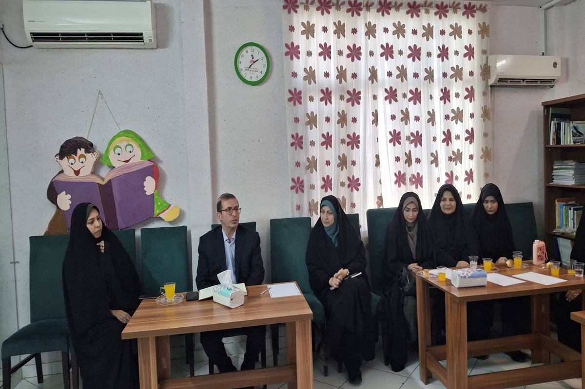 رشد متوازن تعلیم و تربیت در گروه تبادل تجربههای زیسته معلمان
