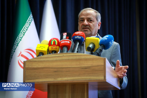 چهل و پنجمین سالگرد هفته دفاع مقدس با حضور وزیر آموزش و پرورش