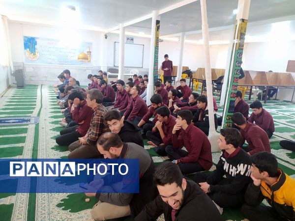 جشن ولادت حضرت فاطمه زهرا (س) در دبیرستان نمونه دولتی آیت الله خامنه ای 