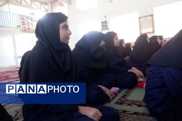 کارگاه آموزشی تغذیه سالم ویژه دانش‌آموزان پایه هفتم دبیرستان شاهد فیض