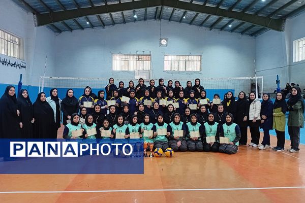 اختتامیه مسابقات والیبال دانش‌آموزان دختر مدارس شهرستان قرچک