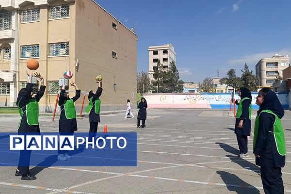افتتاحیه المپیاد ورزشی درون مدرسه ای در دبیرستان مهر نیشابور