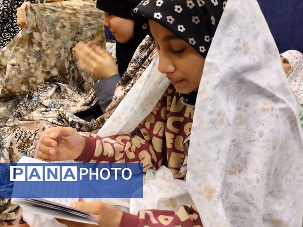 اعتکاف دختران نوجوان در مسجد سیدالشهدا مشهد