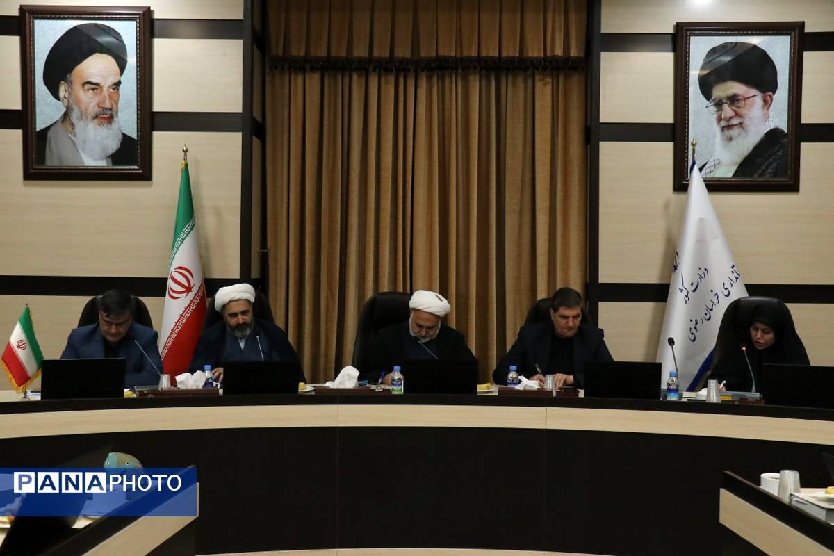 نشست هم‌اندیشی کانون‌های فرهنگی هنری مساجد با حضور معاون فرهنگی اجتماعی استاندار 