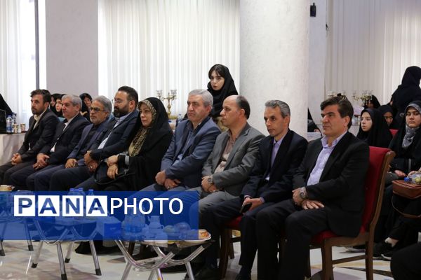 آیین تجلیل از برگزیدگان جشنواره قرآن عترت و نماز آذربایجان شرقی