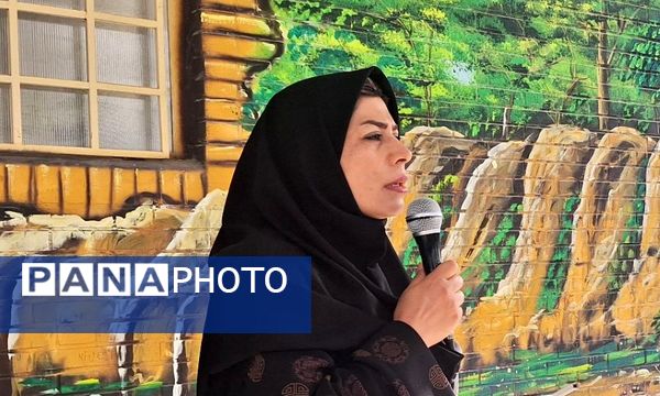 اولین مراسم صبحگاهی در دبیرستان فیاض کاشمر