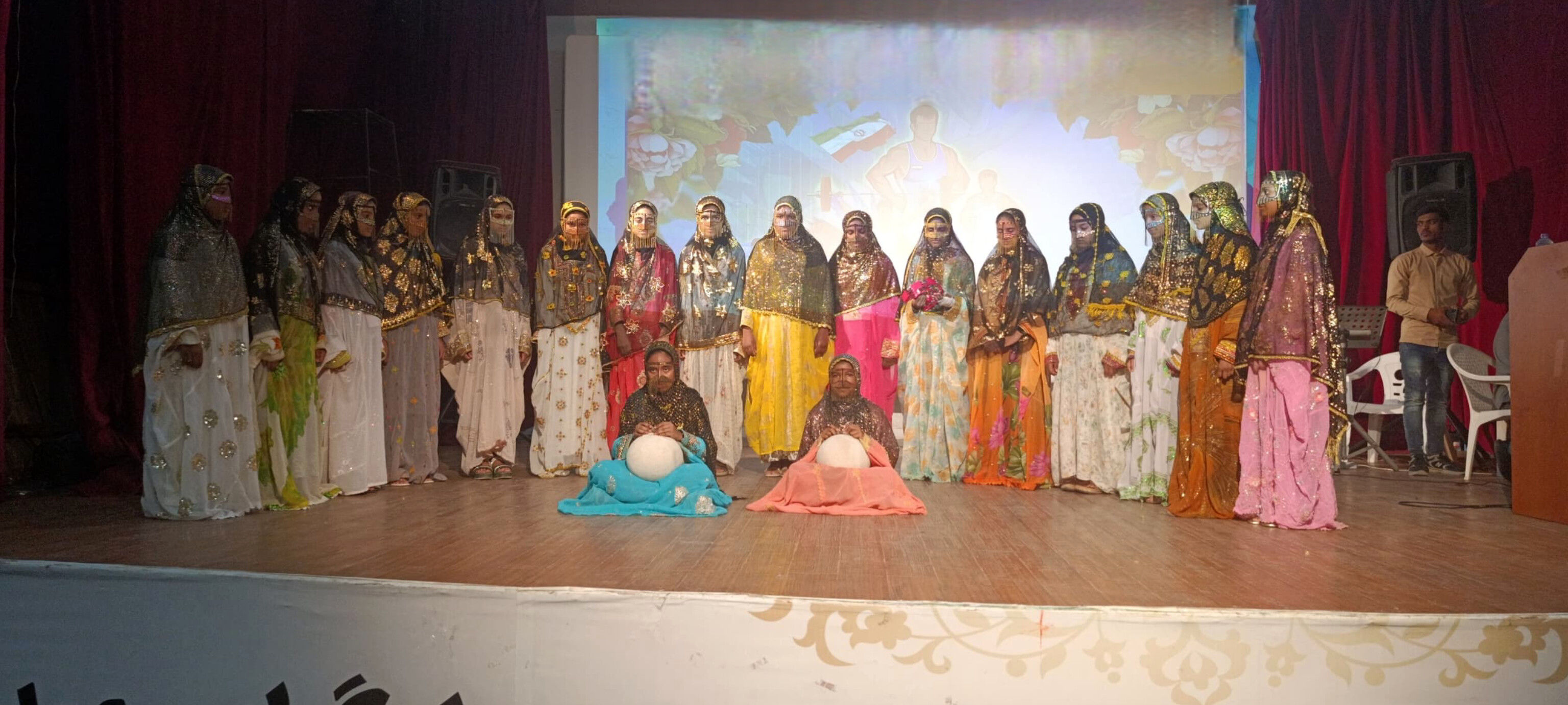 گروه سرود دختران انصارالمهدی (عج) لردمنجلی قهرمان جشنواره سرود فجر میناب شد