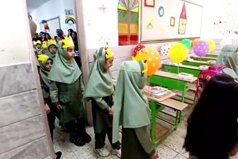 برگزاری جشن شکوفه ها در دبستان محدثه قم