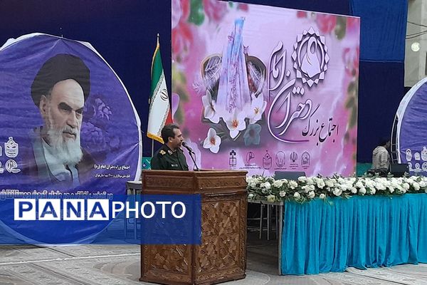 اجتماع دختران ناحیه 2 شهرری به مناسبت روز دختر در مرقد مطهر امام خمینی (ره) 