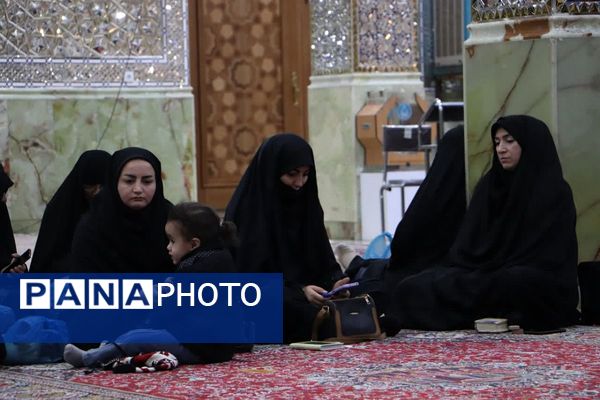 ارادتمندان اهل‌بیت در شب چهارم فاطمیه گرد هم آمدند