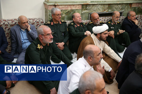 دیدار دست‌اندرکاران کنگره بین‌المللی شهدای مدافع حرم و جبهه مقاومت با رهبر معظم انقلاب