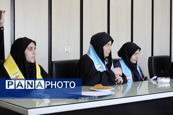 نشست صمیمی دانش‌آموزان خبرنگار پانا با مدیرکل آموزش و پرورش کهگیلویه و بویراحمد 