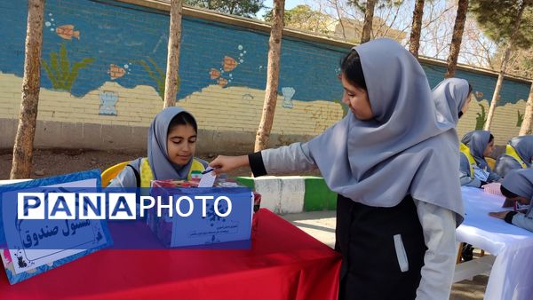 انتخابات شورای دانش آموزی در دبیرستان نمونه دولتی مهرورزان خواف