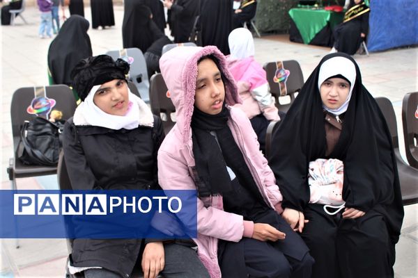 جلوه‌هایی از یادواره شهدا در دبستان استثنایی باغچه‌بان قم