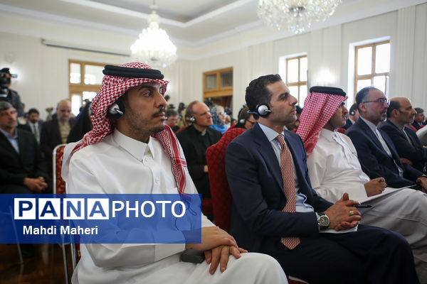نشست وزیر خارجه با سفرای خارجی مقیم تهران