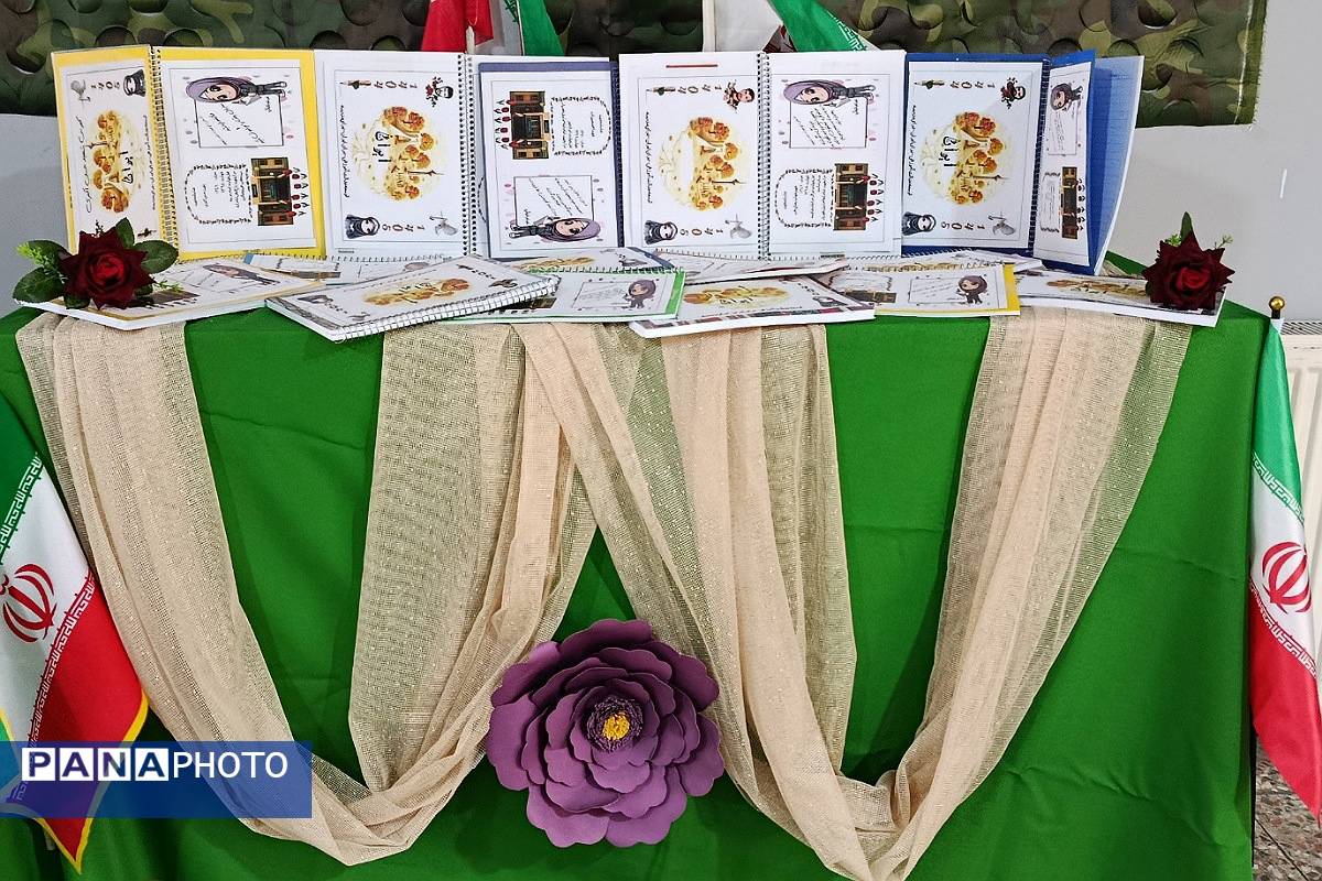 گرامیداشت یاد شهیدان در کلاس‌های دبستان بعثت۲ شهریار