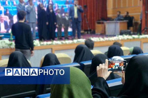 آیین تجلیل از برگزیدگان مسابقات قرآن و عترت بسیج قرچک