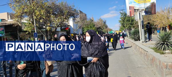 حضور باشکوه و جلوه گر دانش آموزان و اقشار مردم شهرستان شیروان در راهپیمایی ۱۳ آبان