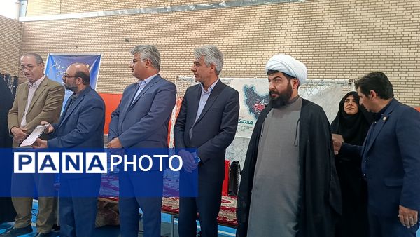 بوم و نوا صحنه تقدیر از کتاب‌دوستان فدافن