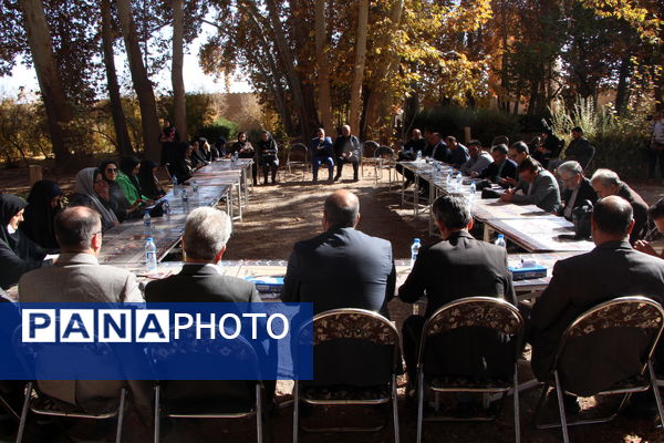 نشست خبری ششمین جشنواره قرمه مهریز در باغ جهانی پهلوان پور