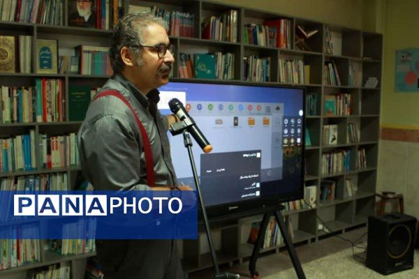 جشنواره «برگی از دانش» در دبیرستان نمونه دولتی کاشانی‌پور فردیس