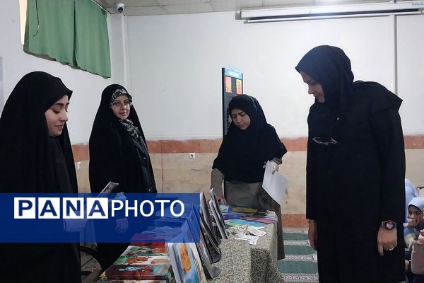 هفته کتاب و کتابخوانی در مدارس ناحیه دو شهرری 