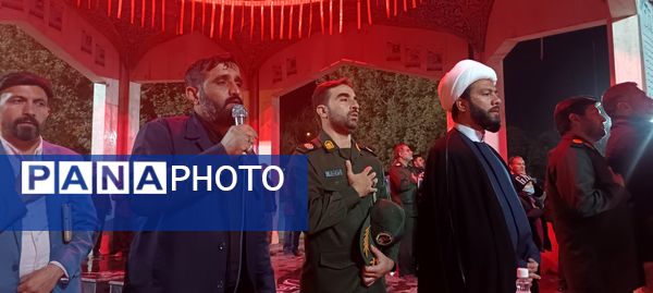 غبار روبی مقبره شهدای گمنام نیشابور